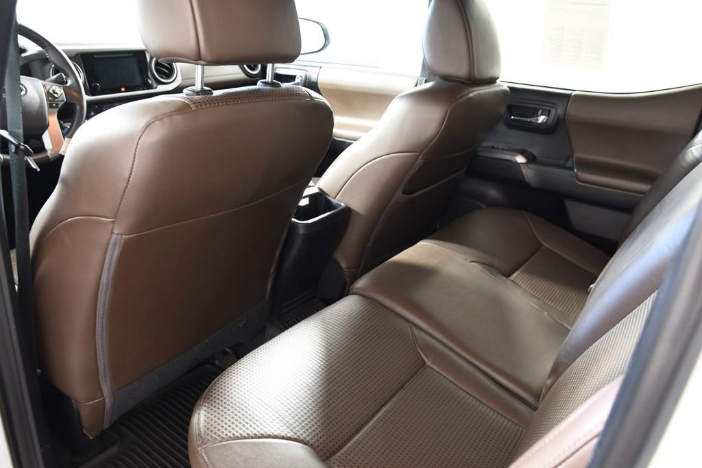 Used 2017 Toyota Tacoma Limited w/ Tow Package image 26