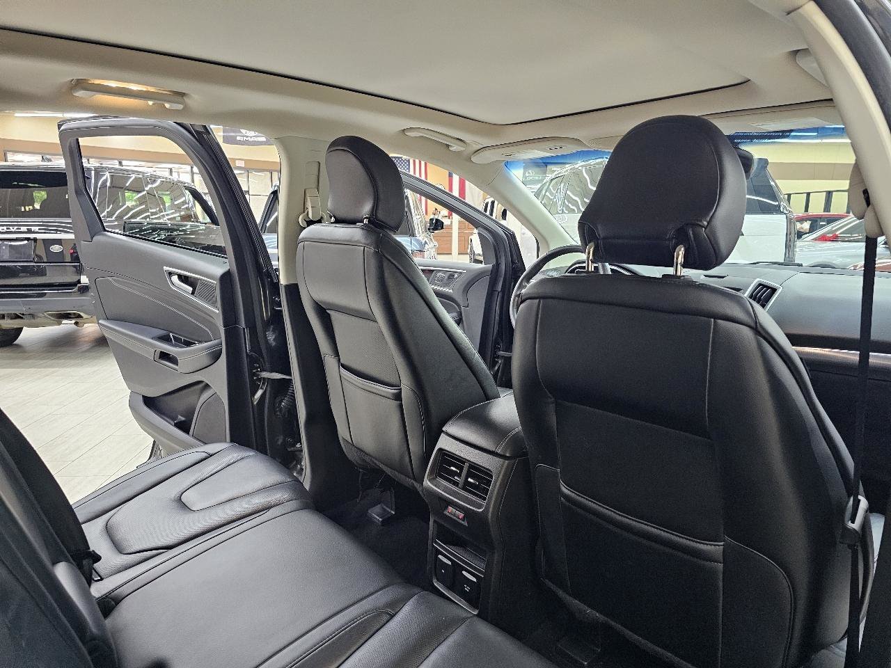 Used 2019 Ford Edge Titanium w/ Equipment Group 301A FWD image 25