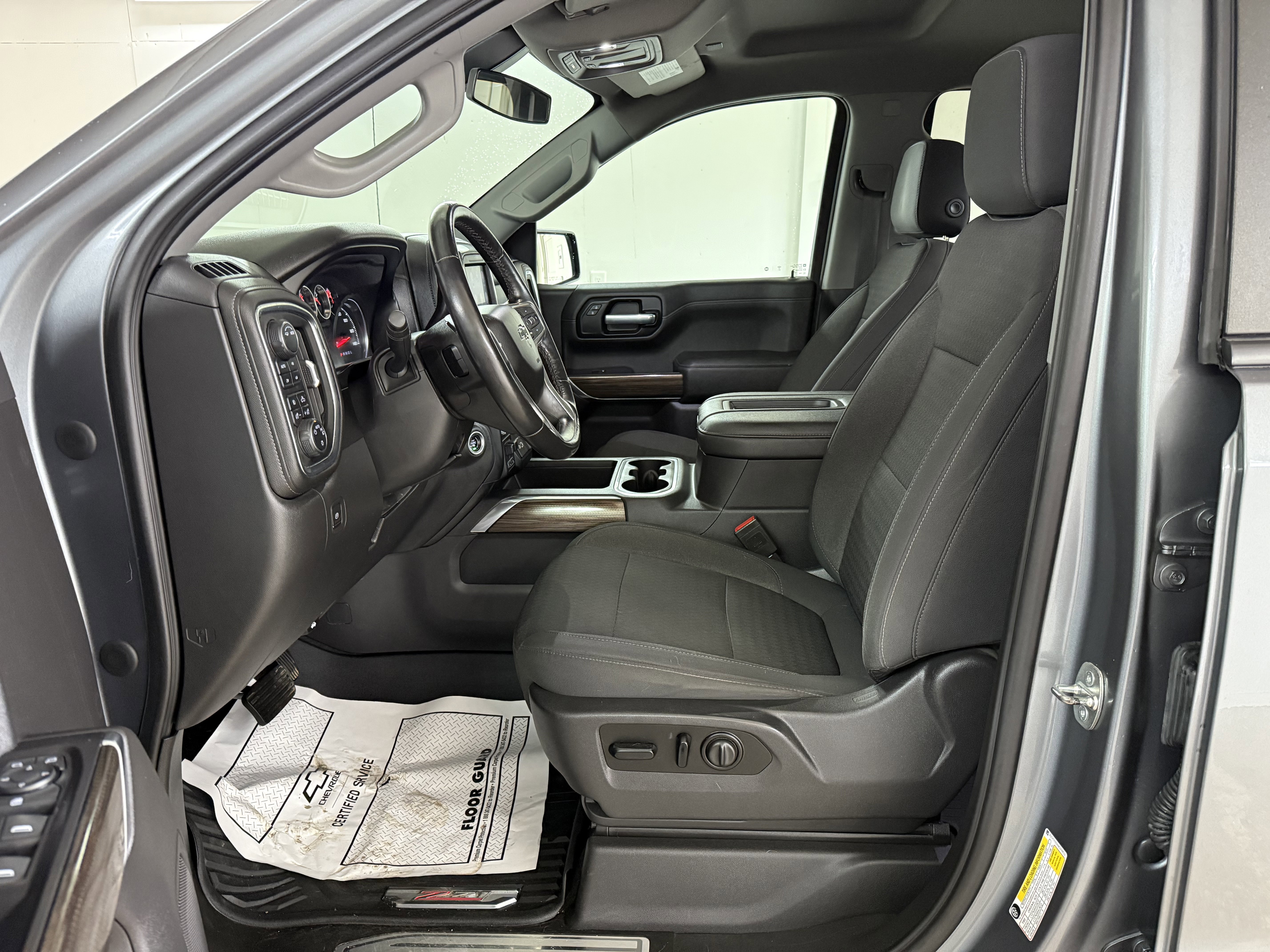 Used 2021 Chevrolet Silverado 1500 LT Trail Boss w/ Bed Protection Package image 13