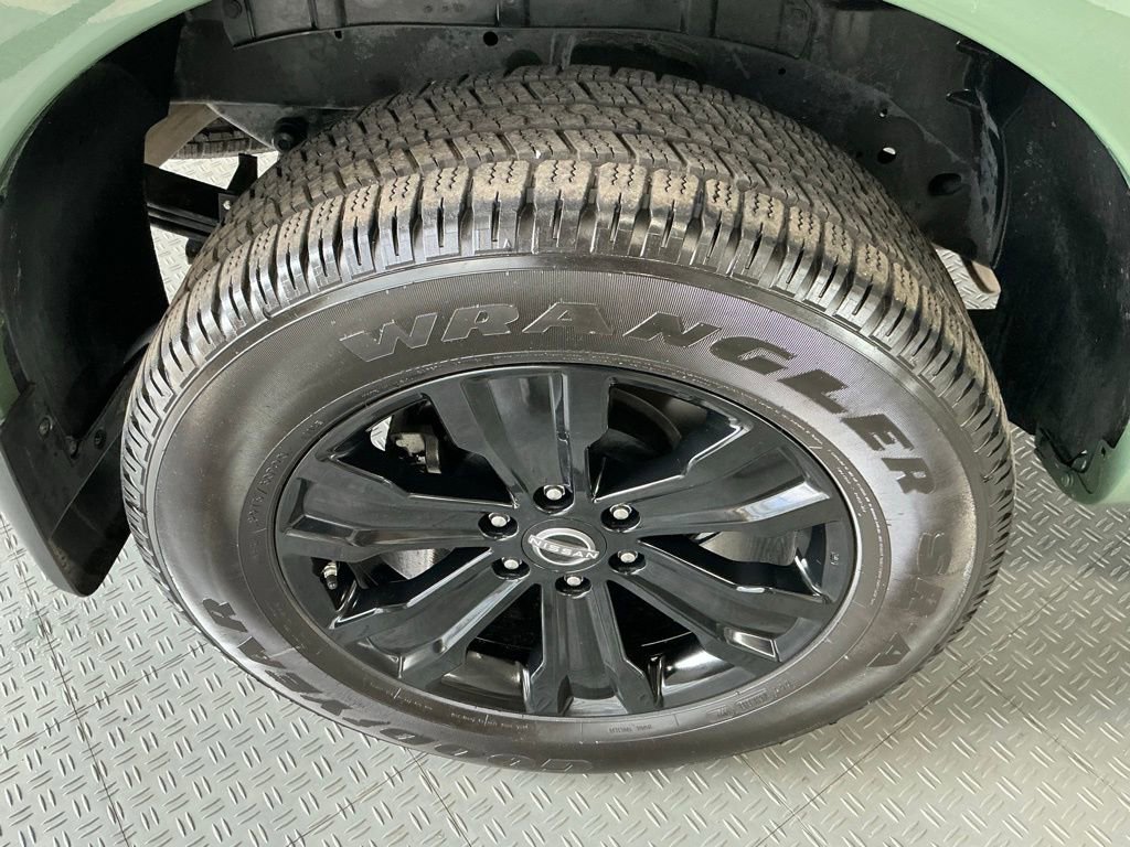 Used 2024 Nissan Titan SV w/ SV Bronze Edition Package image 40