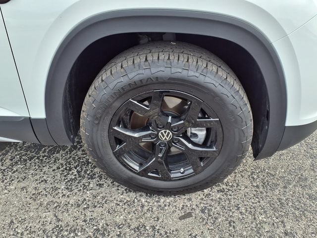 Used 2025 Volkswagen Atlas Peak Edition SE AWD/4WD image 47