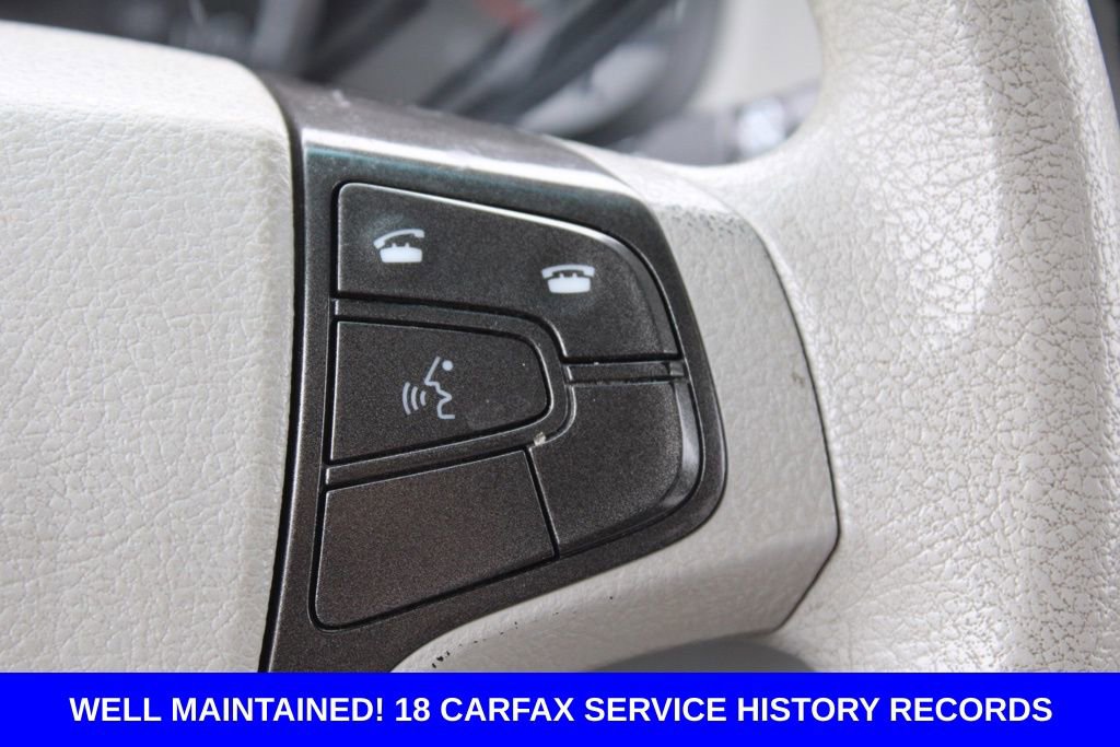 Used 2014 Toyota Sienna LE image 31