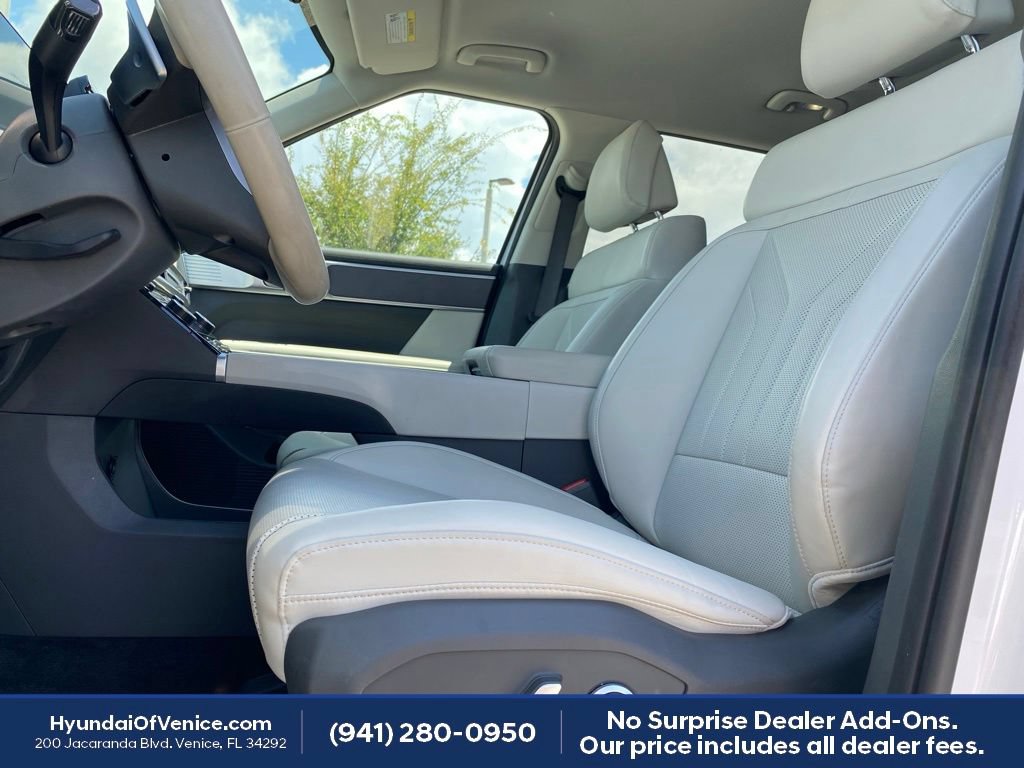 Used 2026 Hyundai Santa Fe SEL FWD image 3
