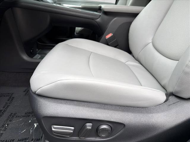 New 2026 Toyota Sienna XLE image 12