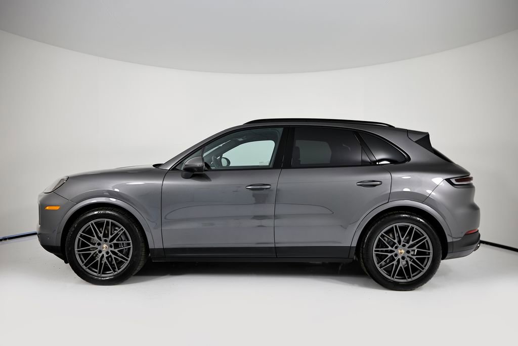 Certified 2025 Porsche Cayenne AWD/4WD image 2