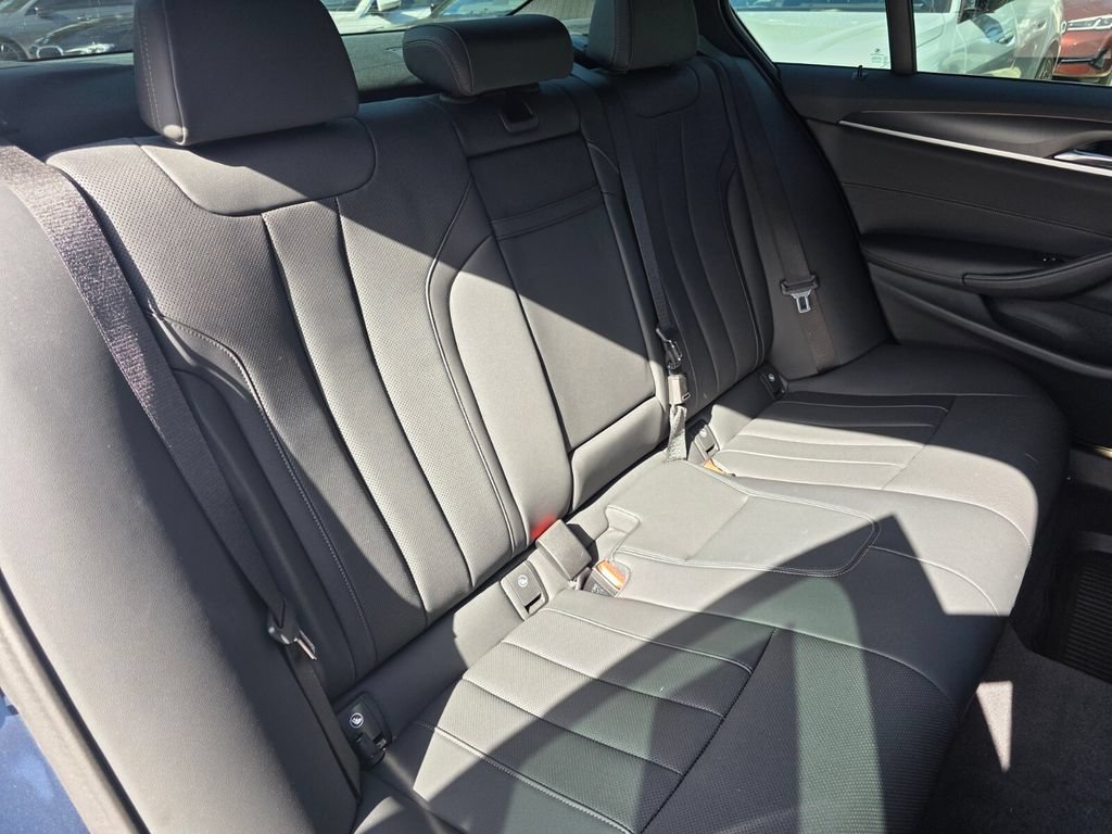 Used 2023 BMW 540i w/ M Sport Package RWD image 26