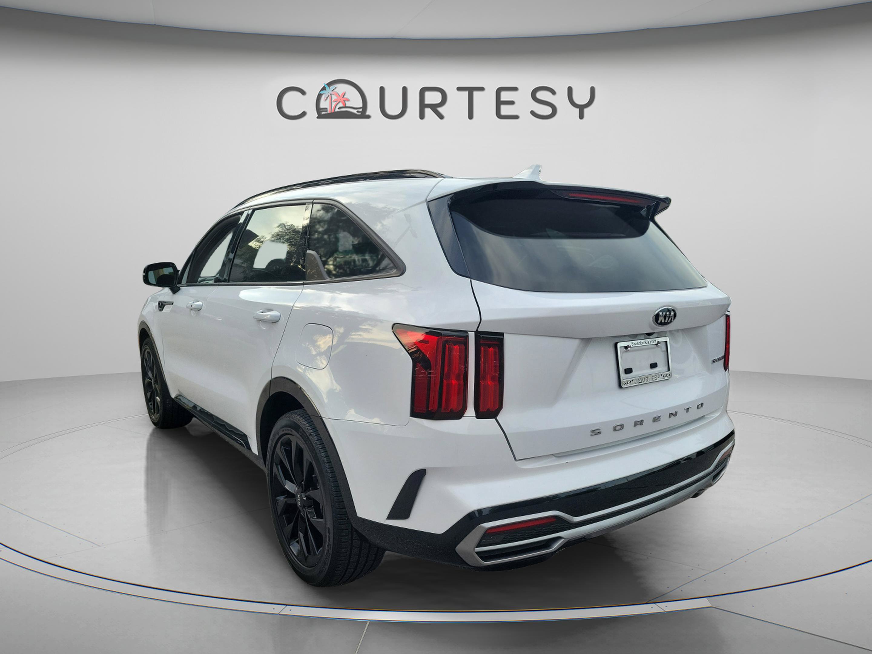 Certified 2021 Kia Sorento SX FWD image 2