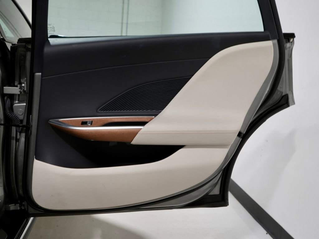 Used 2022 Lucid Air Grand Touring image 32