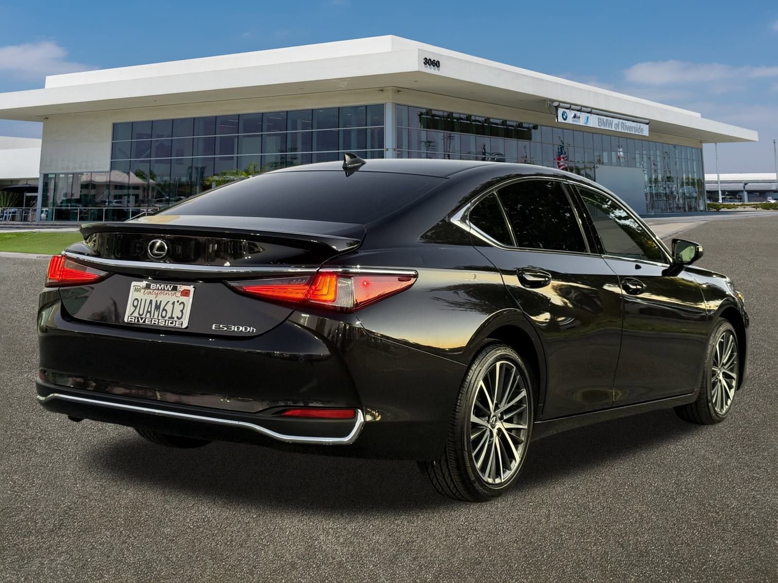 Used 2025 Lexus ES 300h w/ Premium Package image 10