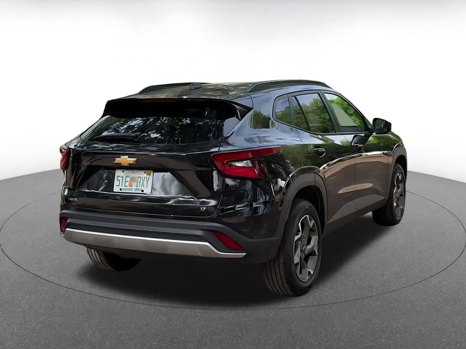 Used 2025 Chevrolet Trax LT w/ LT Convenience Package image 14
