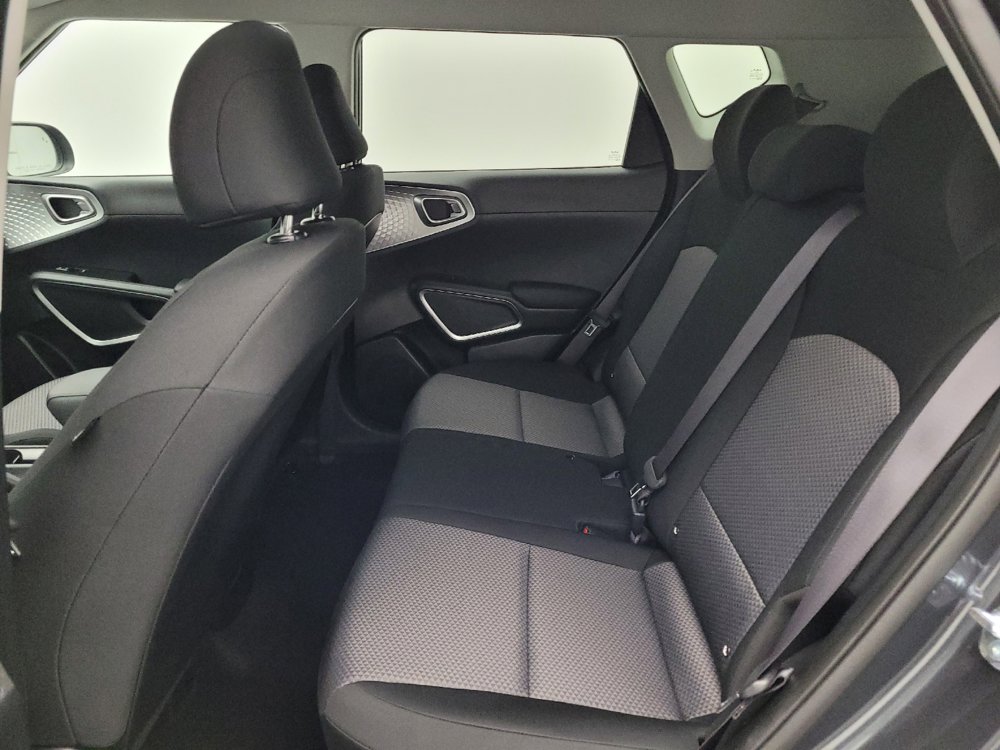 Used 2025 Kia Soul LX image 18