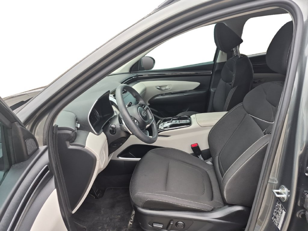 Used 2022 Hyundai Tucson Blue w/ Cargo Package AWD/4WD image 11