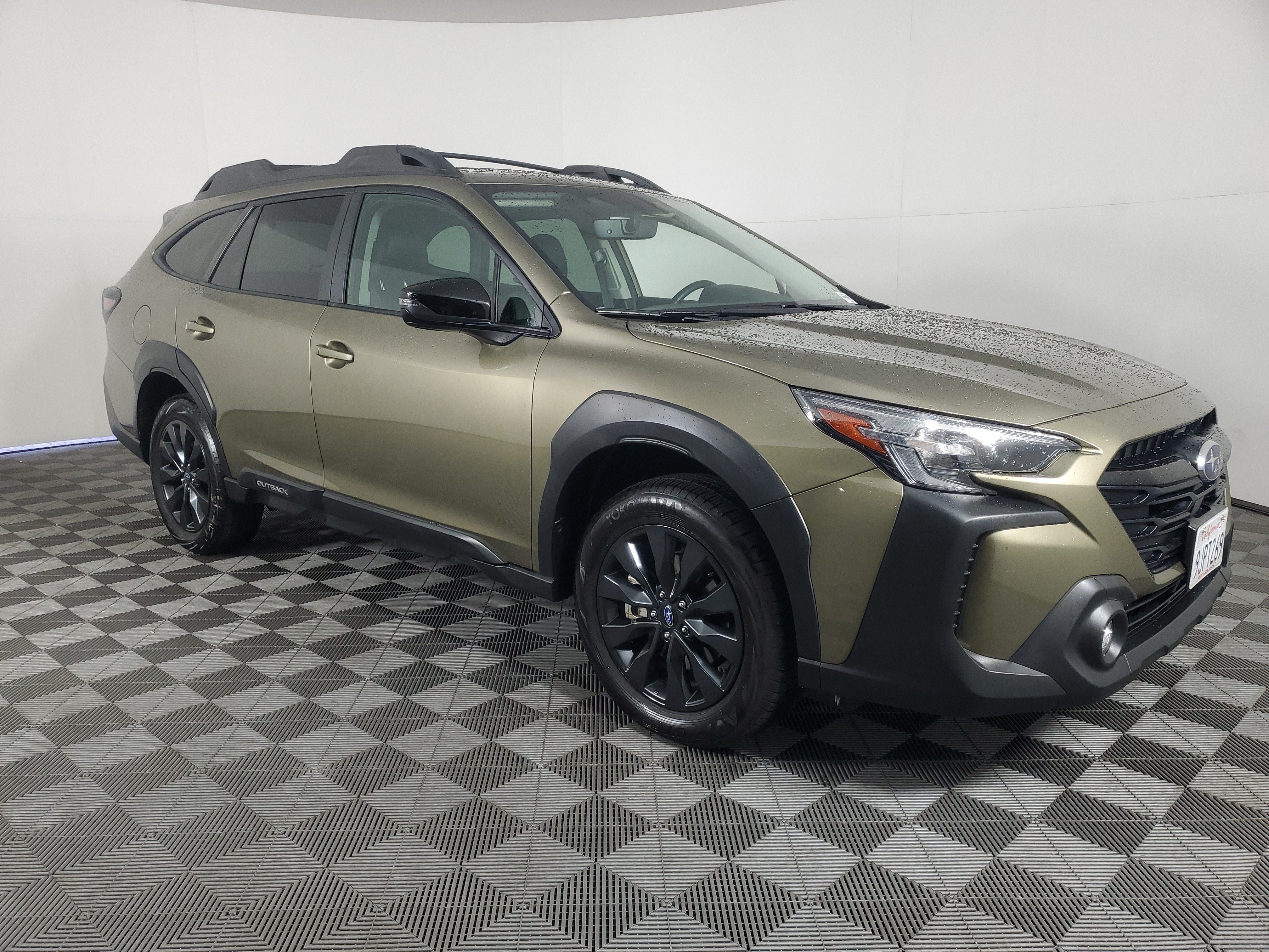 Used 2024 Subaru Outback Onyx Edition AWD/4WD image 2