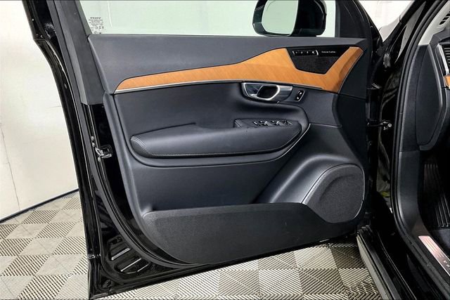 Used 2024 Volvo XC90 B5 Plus image 23