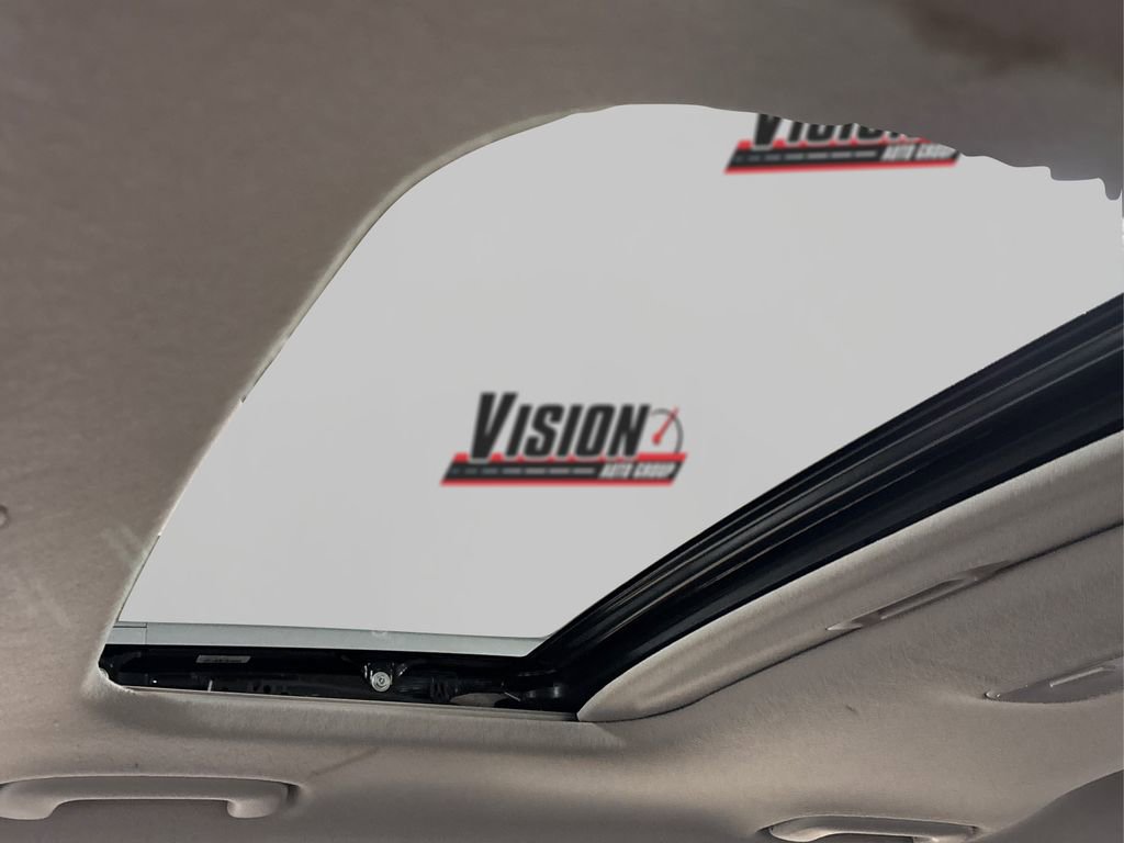 Used 2023 Hyundai Venue SEL w/ Cargo Package image 20