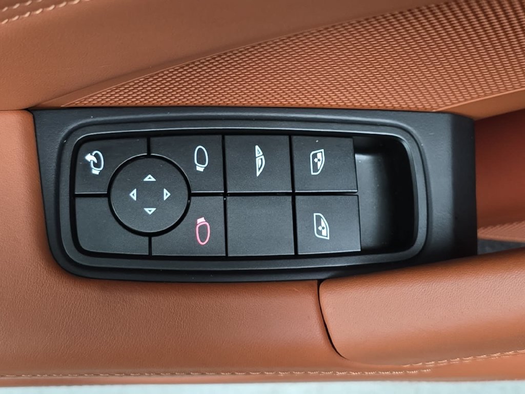 Certified 2025 Porsche 911 Carrera GTS RWD image 24