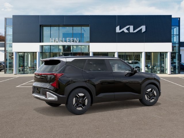 New 2027 Kia Seltos LX FWD image 6
