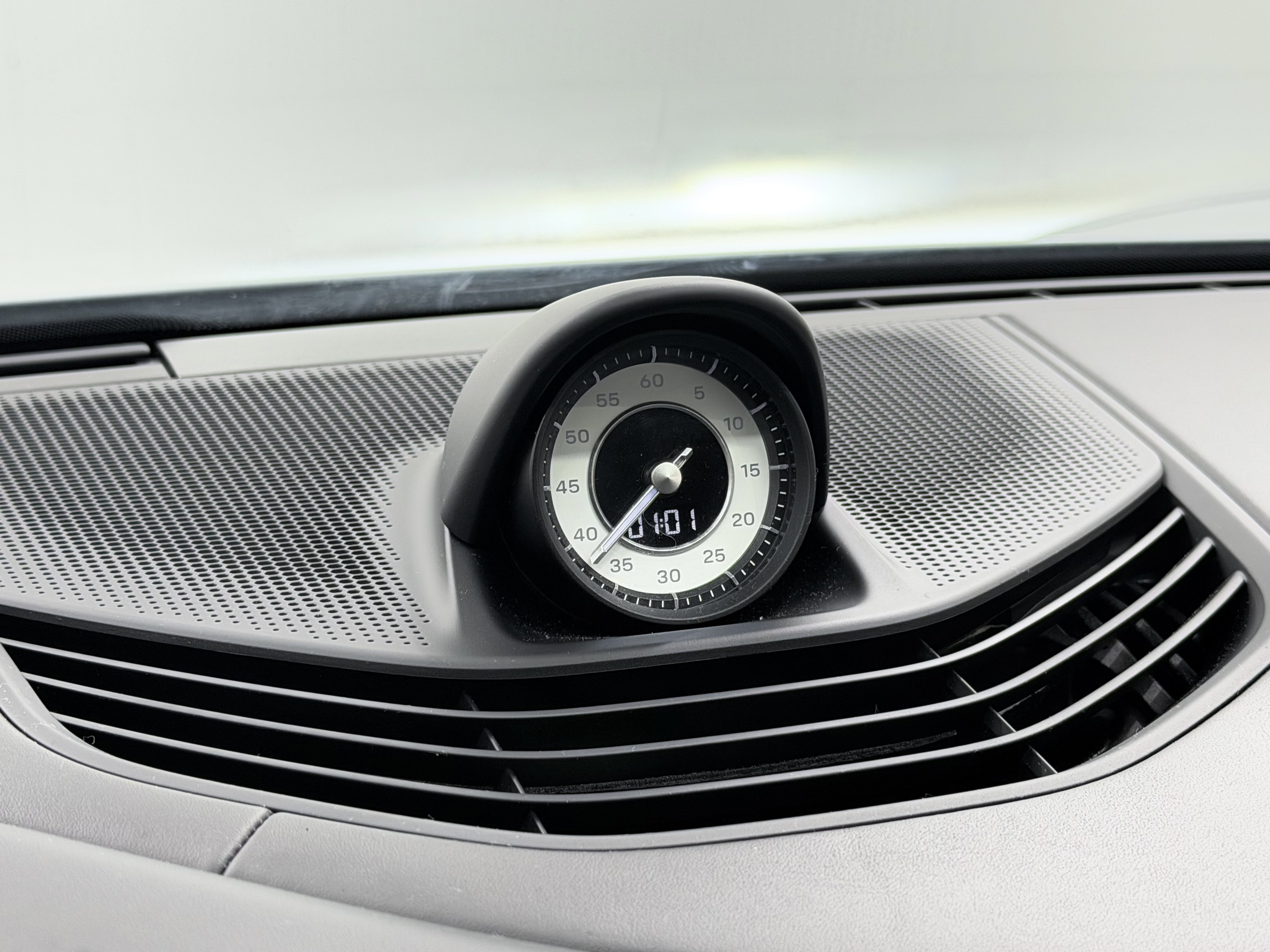 Certified 2021 Porsche Taycan Turbo S AWD/4WD image 61