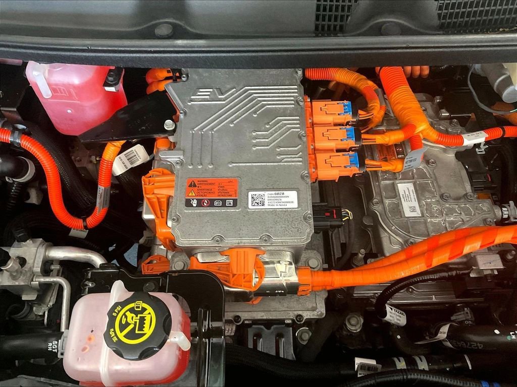 Used 2023 Chevrolet Bolt LT FWD image 34