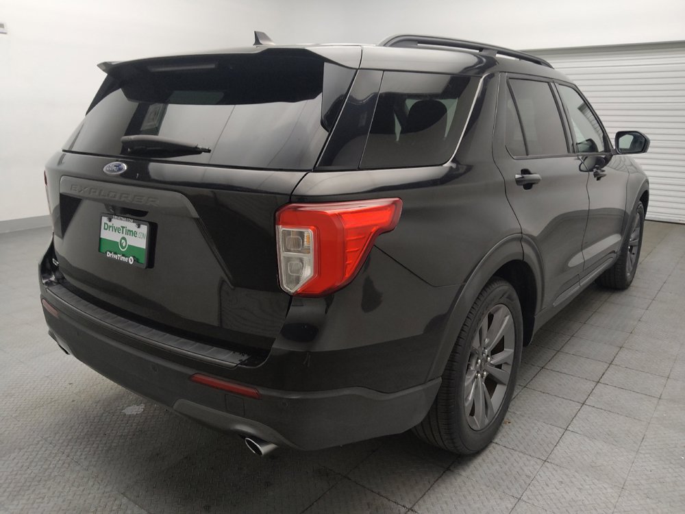 Used 2021 Ford Explorer XLT w/ Equipment Group 202A RWD image 9
