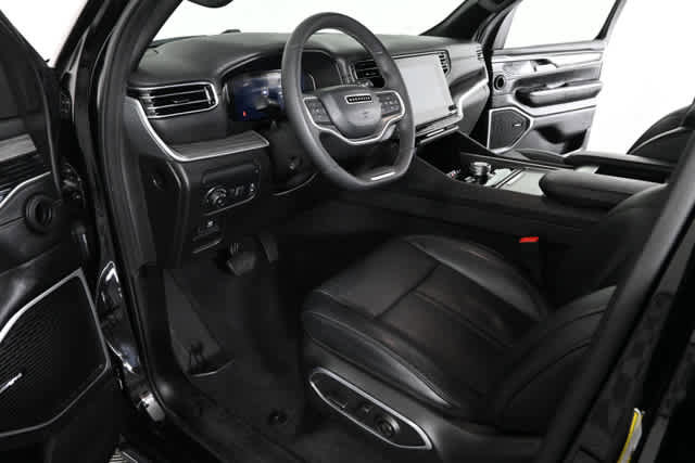 Used 2024 Jeep Wagoneer L Series II w/ Flexible Seating Group image 21