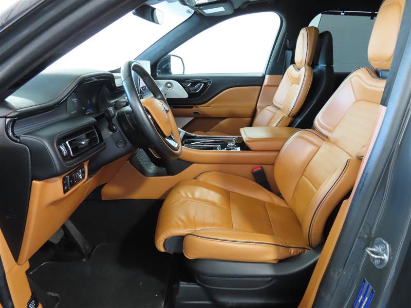 Used 2023 Lincoln Aviator Black Label Grand Touring w/ Class IV Trailer Tow Package AWD/4WD image 17