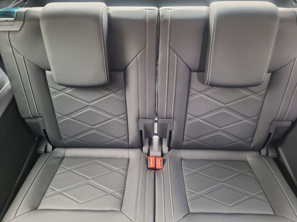 New 2026 Volkswagen Atlas SE image 24