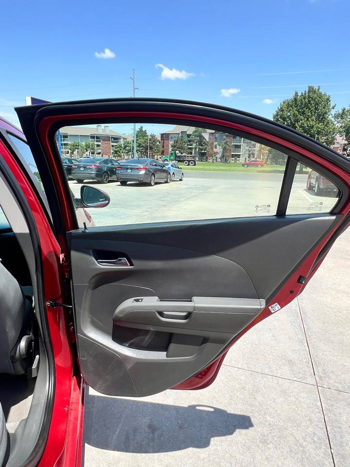 Used 2014 Chevrolet Sonic LT FWD image 30