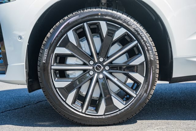 New 2026 Volvo XC60 T8 Ultra w/ Protection Package Premier AWD/4WD image 17