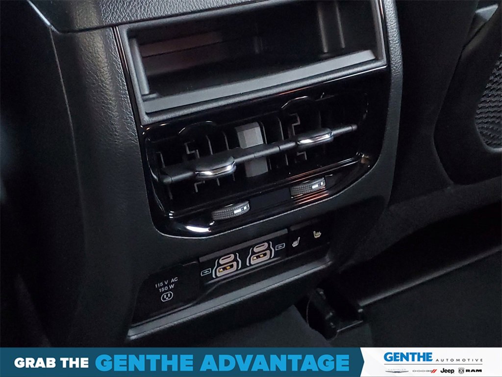Certified 2024 Jeep Grand Cherokee Limited image 28