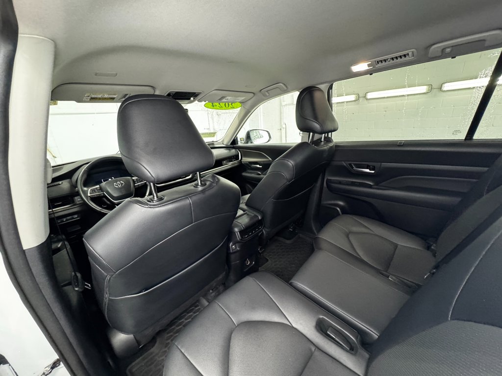 Used 2024 Toyota Grand Highlander AWD image 22
