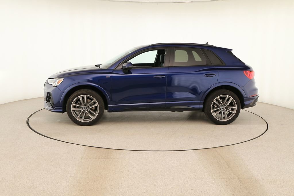 Used 2025 Audi Q3 2.0T Premium w/ Convenience Package image 2