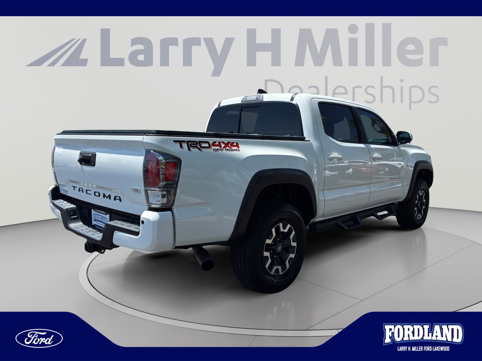 Used 2020 Toyota Tacoma TRD Off-Road w/ TRD Premium Off Road Package AWD/4WD image 5