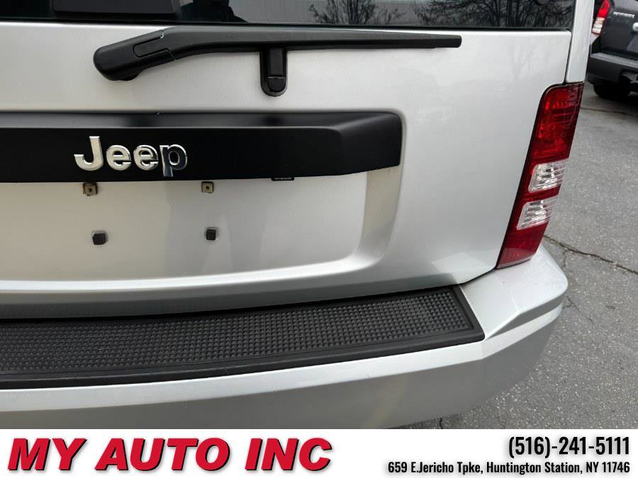 Used 2011 Jeep Liberty Sport image 34
