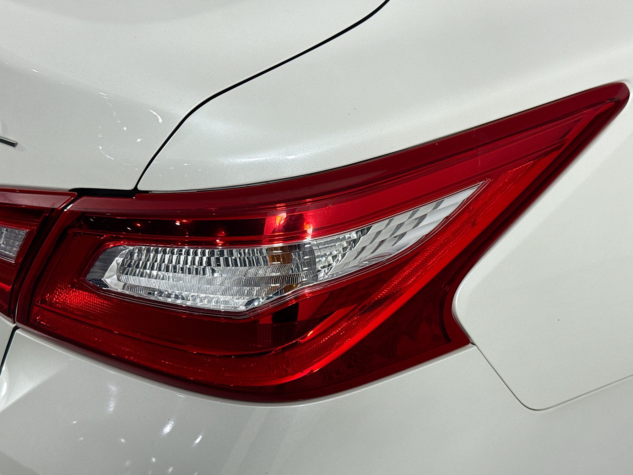 Used 2017 Nissan Altima 2.5 SL w/ Moonroof Package FWD image 32