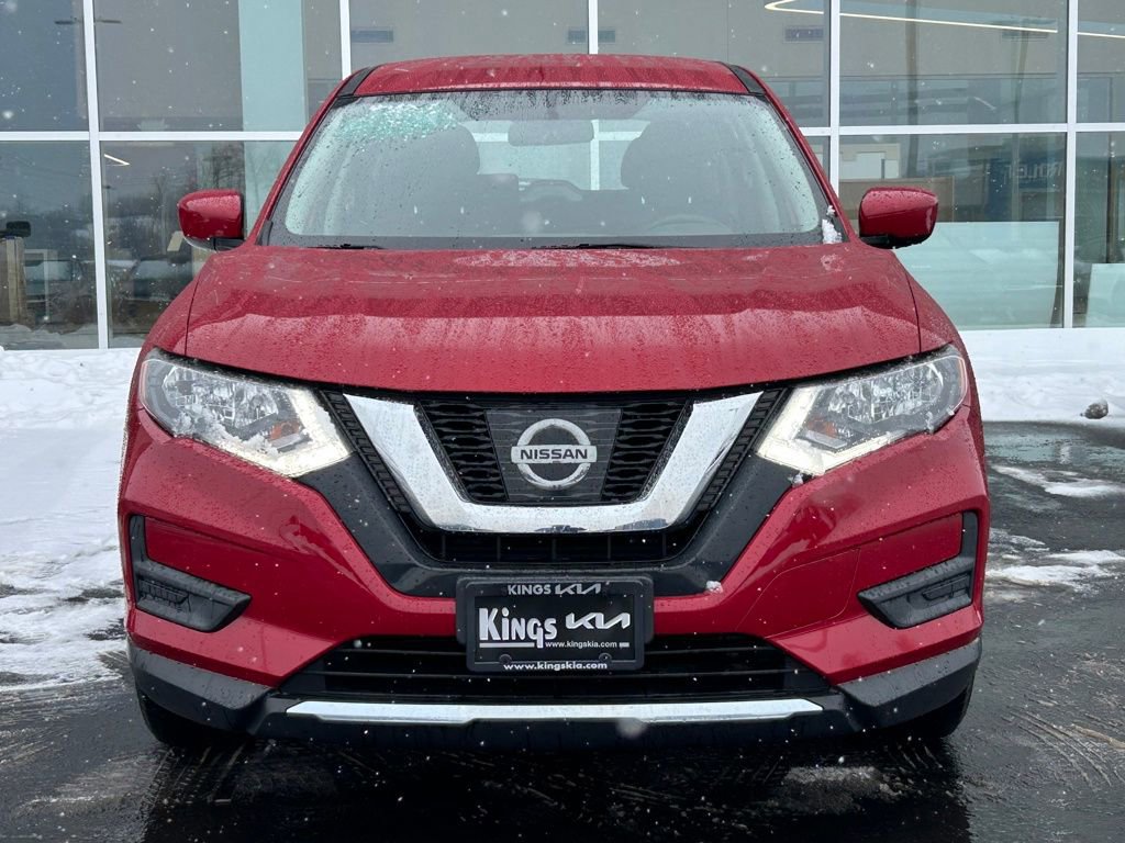 Used 2017 Nissan Rogue S image 2
