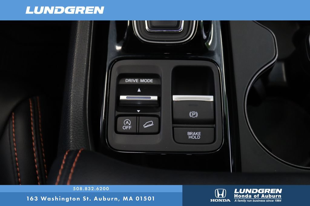 Used 2025 Honda Pilot TrailSport image 29