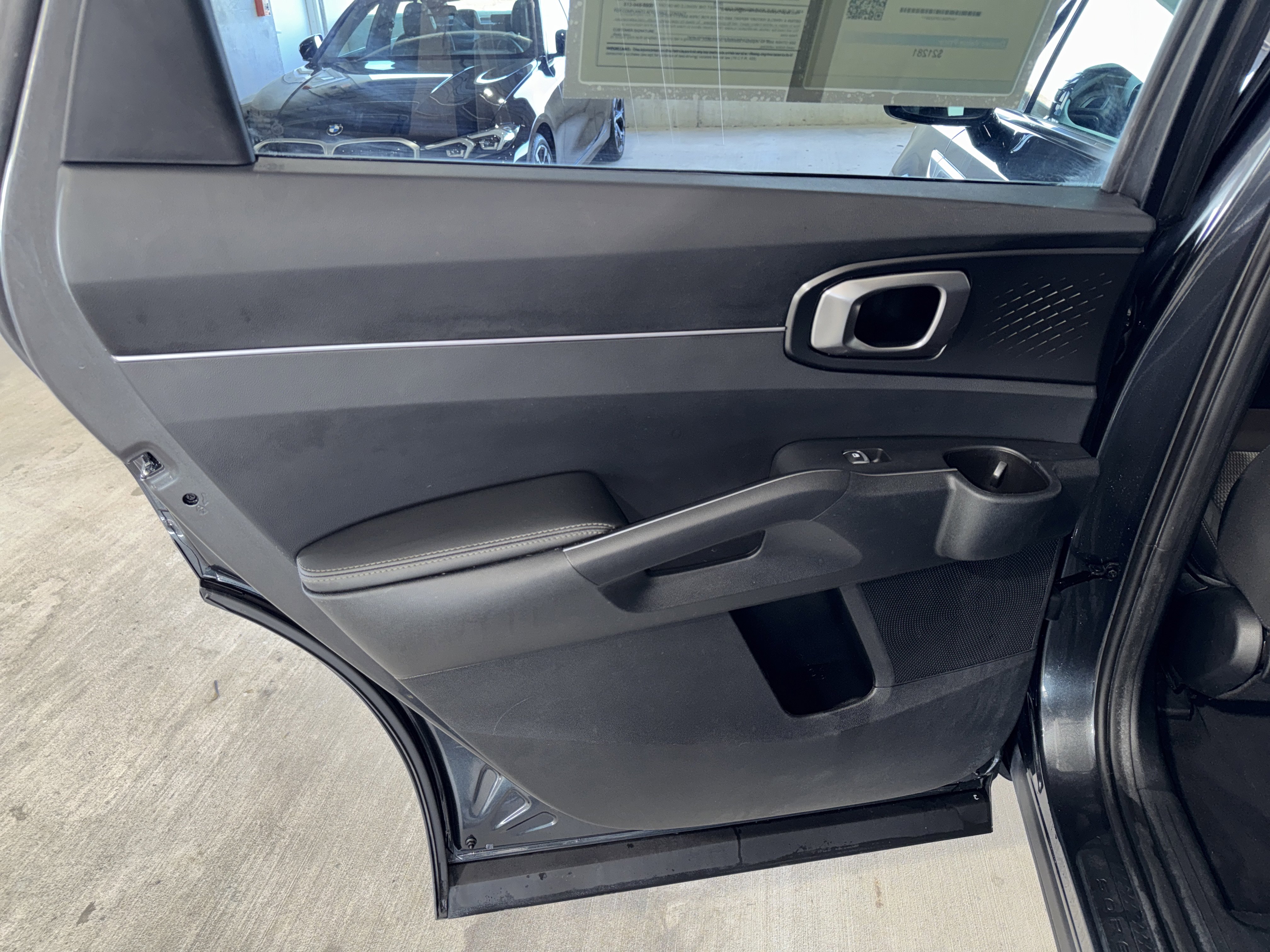 Used 2023 Kia Sorento LX image 16