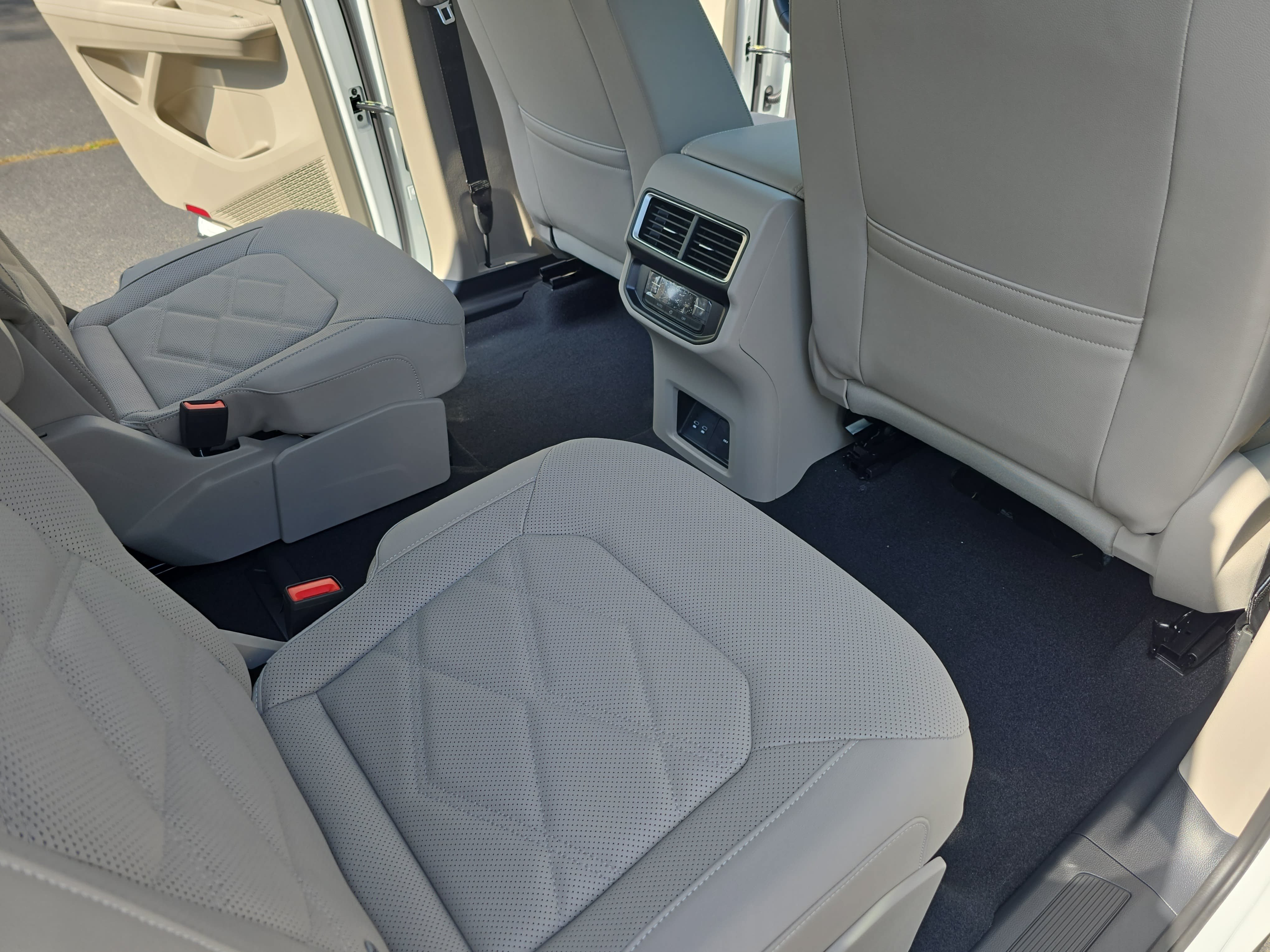 New 2026 Volkswagen Atlas SE AWD/4WD image 11