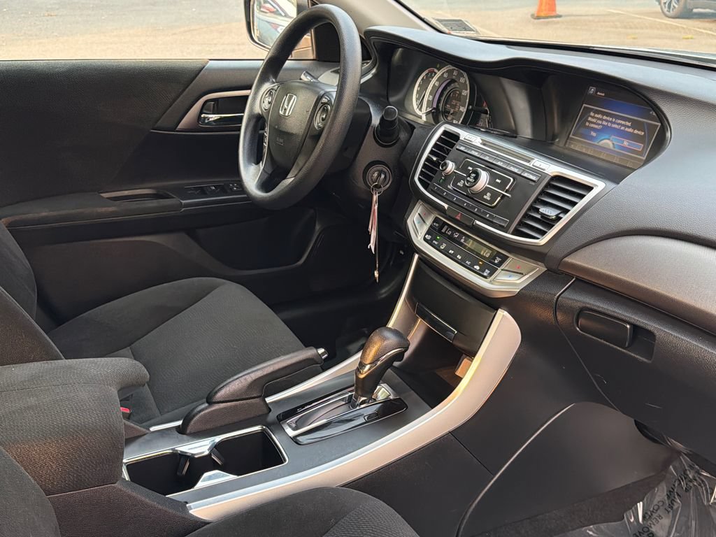 Used 2013 Honda Accord LX image 8