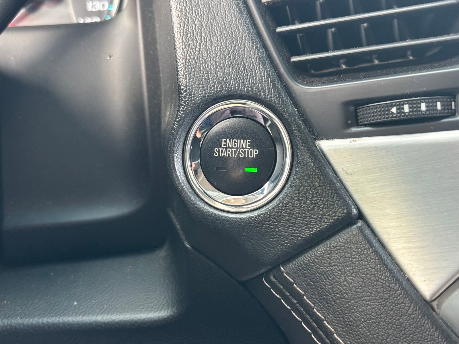 Used 2019 GMC Yukon XL SLT AWD/4WD image 22