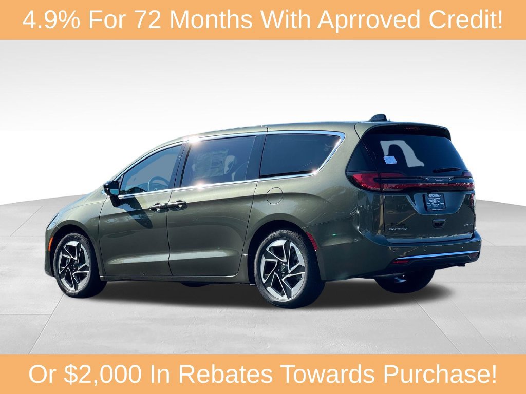 New 2027 Chrysler Pacifica Limited FWD image 5