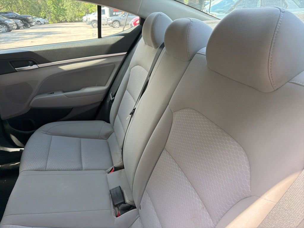 Used 2020 Hyundai Elantra SEL FWD image 11