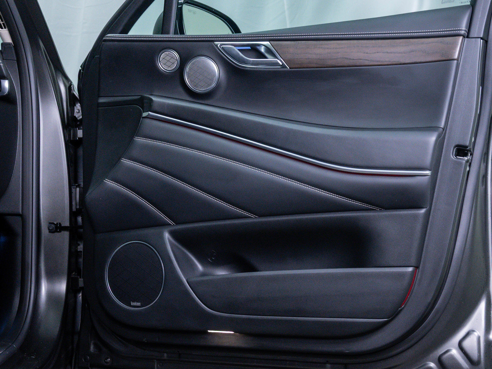 Used 2024 Genesis GV80 3.5T w/ Prestige Matte Package image 10