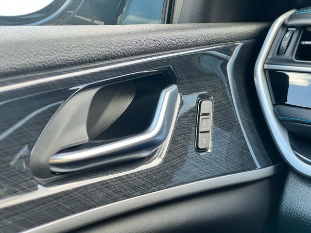 Used 2022 Jeep Grand Cherokee Trailhawk w/ Advanced Protech Group II image 29