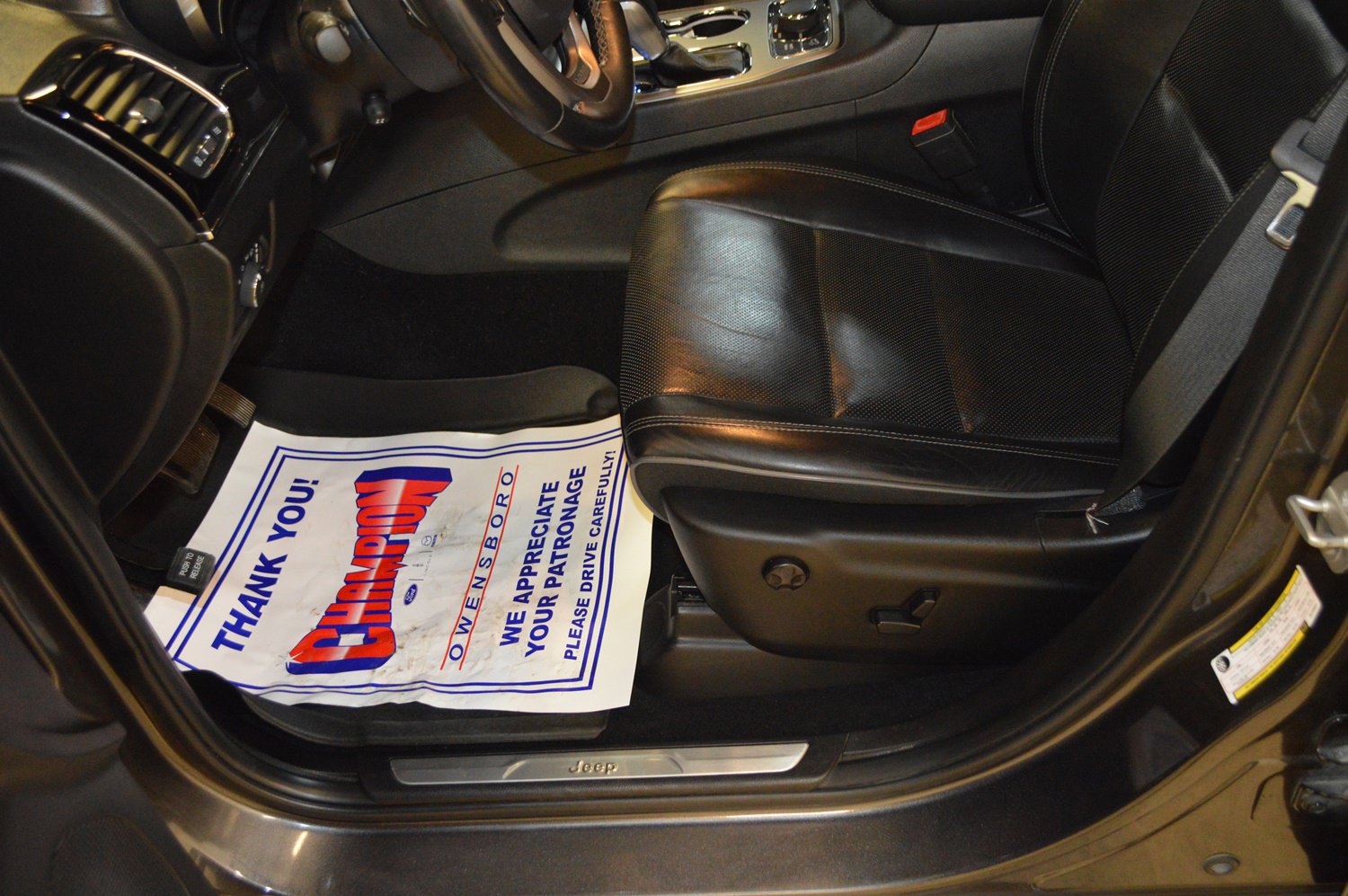 Used 2019 Jeep Grand Cherokee Overland image 15