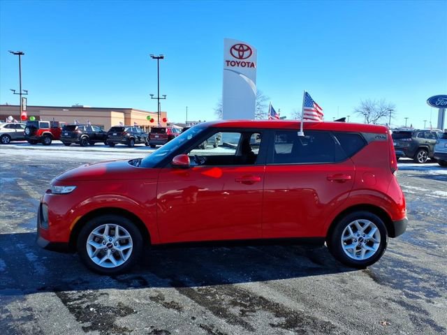 Used 2022 Kia Soul LX w/ Technology Package image 7