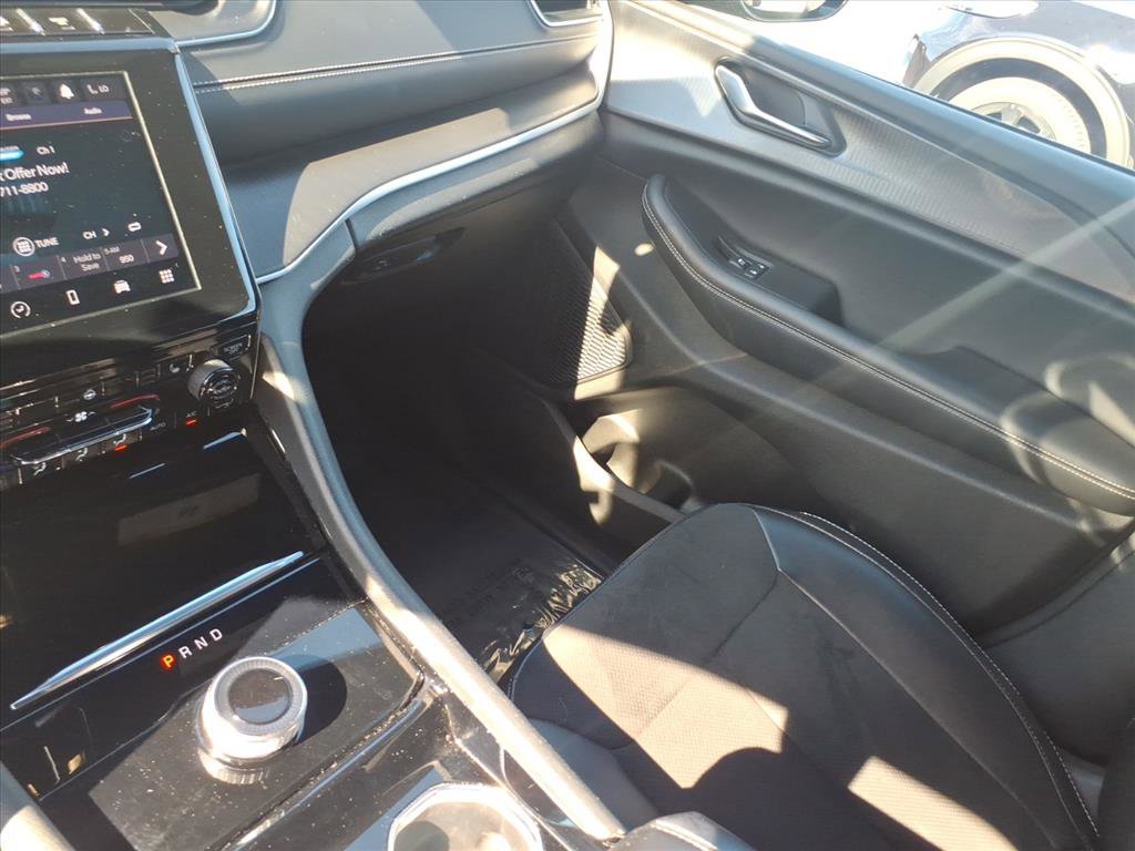 Used 2023 Jeep Grand Cherokee L Altitude image 22