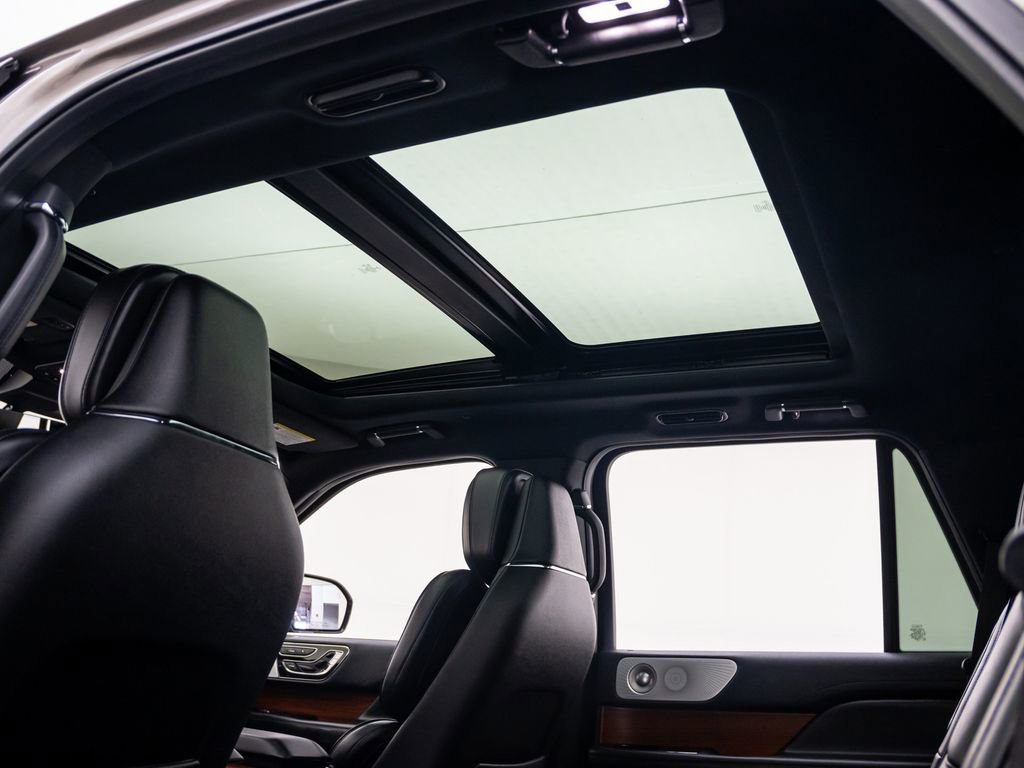 Used 2019 Lincoln Navigator Reserve AWD/4WD image 20