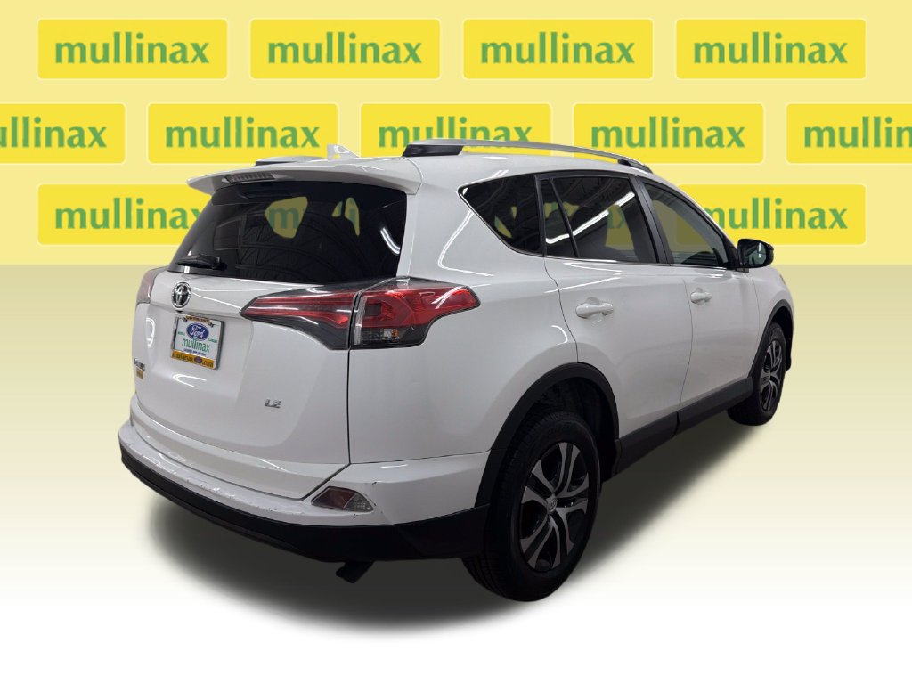 Used 2016 Toyota RAV4 LE FWD image 3